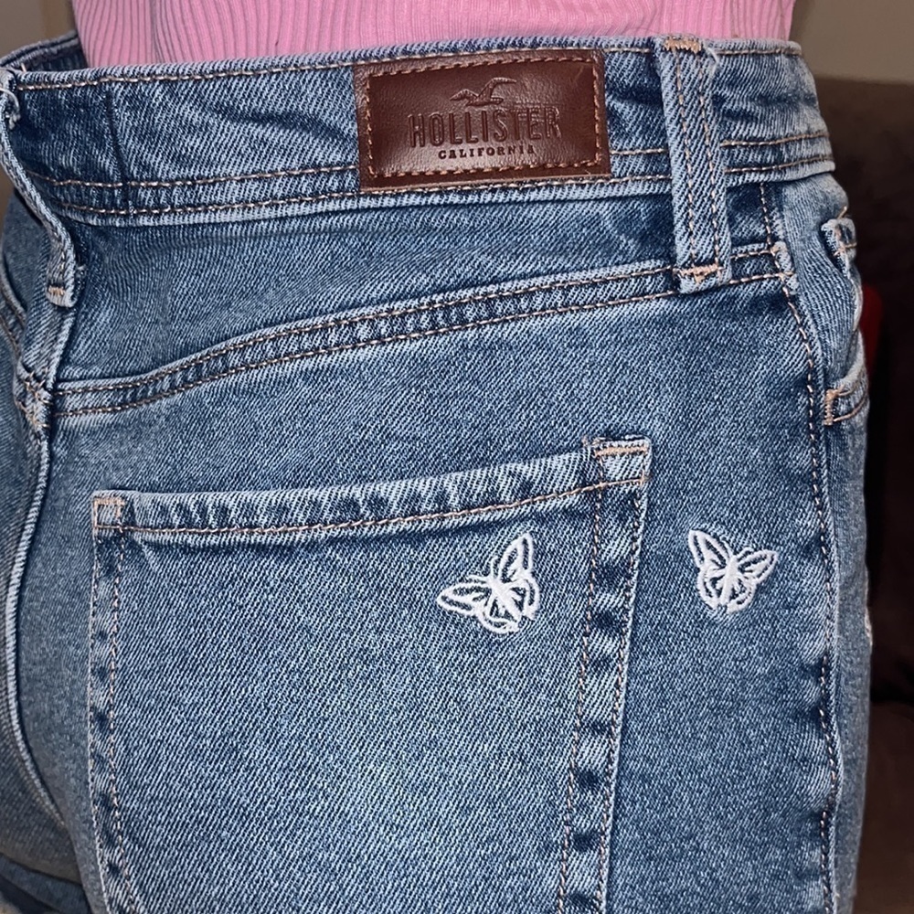 Hollister Curvy Ultra High-Rise Shorts - Picture 5 of 10
